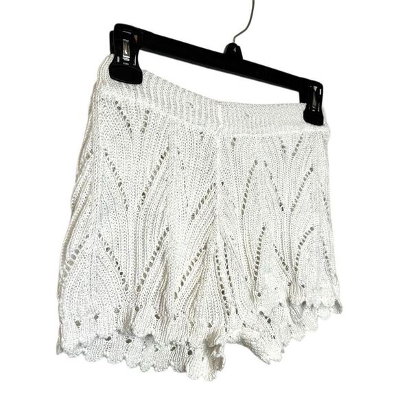 Charlotte Russe Pointelle Knit Elastic Waist Pull On Casual Shorts White Size XS - Picture 3 of 4